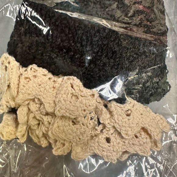 Elegant Lace Trim Knee-High Socks - Black and Blue - Picture 3 of 7